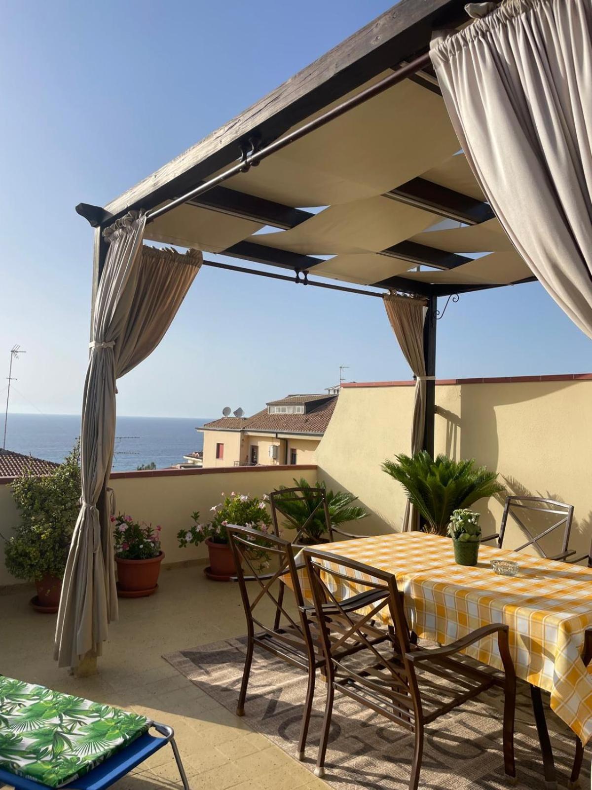 Terrazza Sabine Accomodation โตรเปอา ภายนอก รูปภาพ