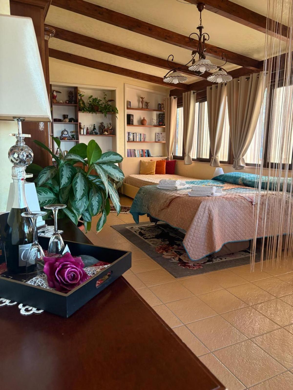 Terrazza Sabine Accomodation โตรเปอา ภายนอก รูปภาพ