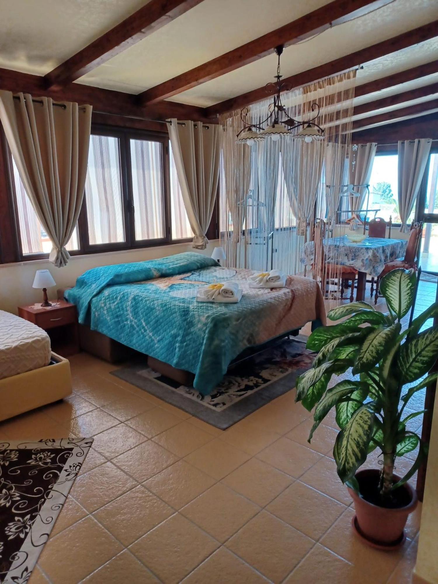 Terrazza Sabine Accomodation โตรเปอา ภายนอก รูปภาพ