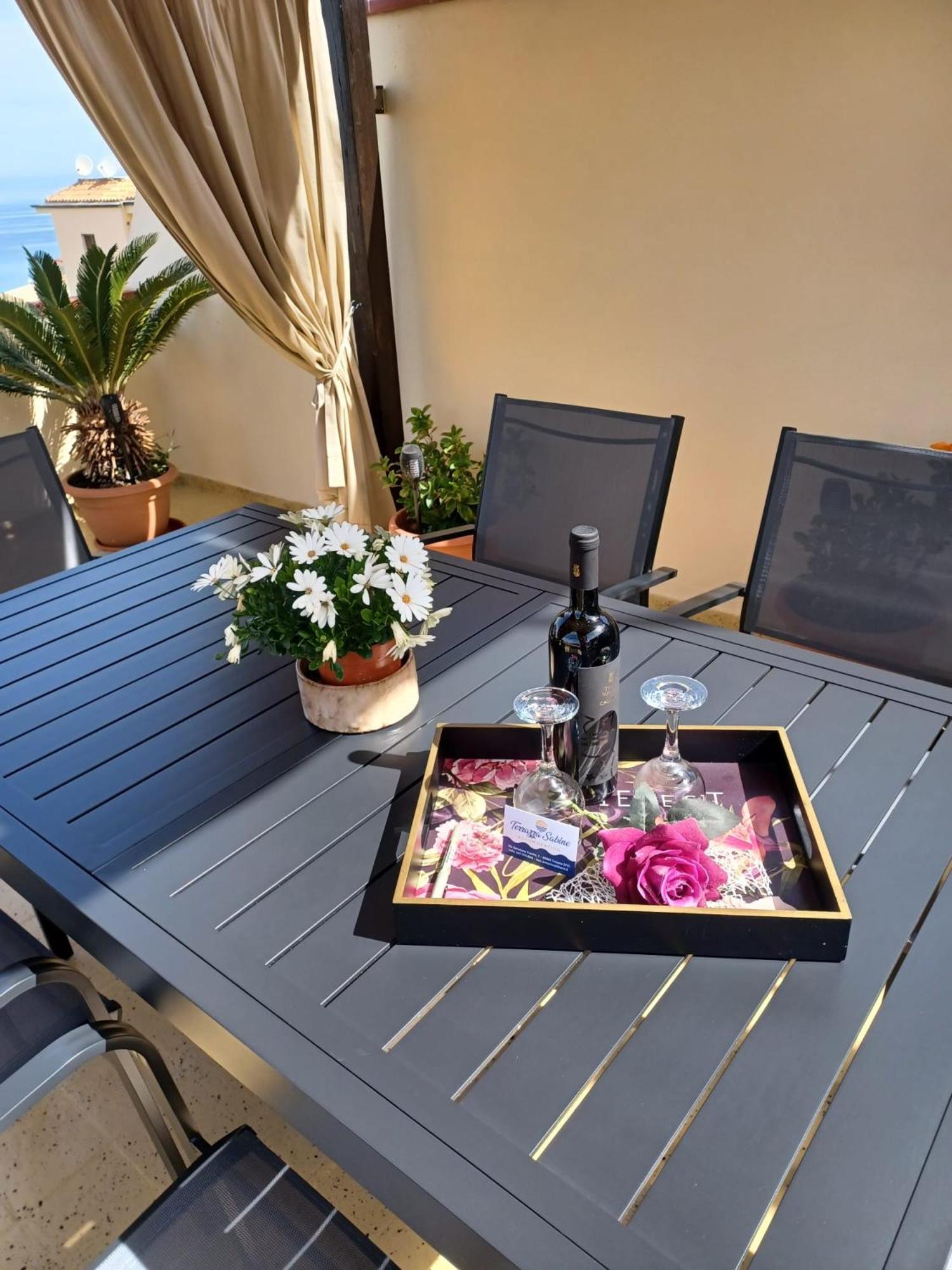 Terrazza Sabine Accomodation โตรเปอา ภายนอก รูปภาพ